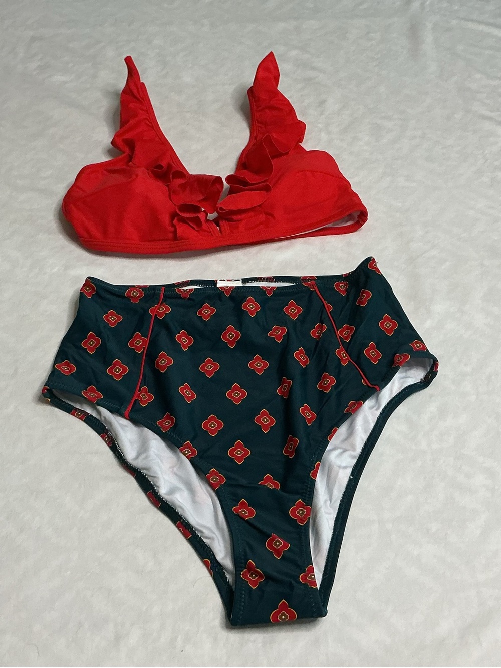 Cupshe NWT Red Ruffle Bikini Set High Waisted Bottoms Size Medium